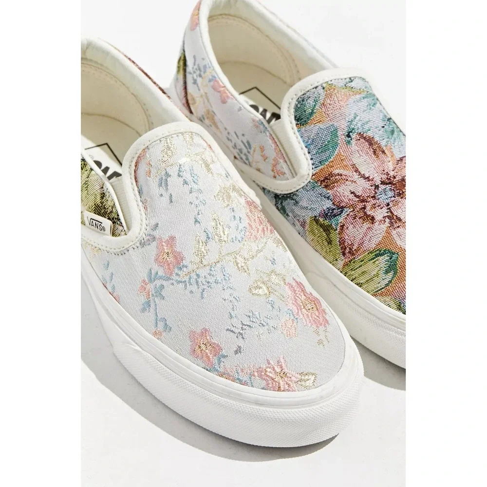 VANS Classic Slip-On Tapestry Floral Sneakers Womens Size 8.5 Urban Outfitters